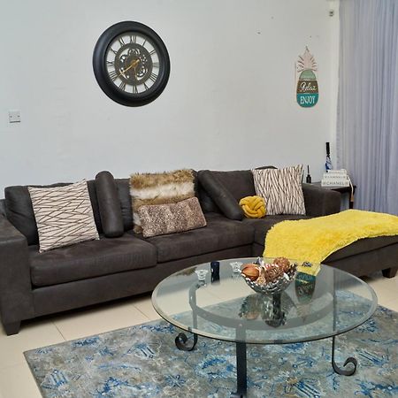 Caribbean Estates, 10 Mins From The Beach, Beautiful Gated Community Portmore Eksteriør billede