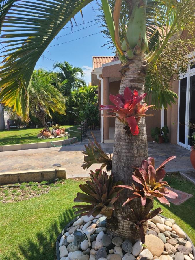 Caribbean Estates, 10 Mins From The Beach, Beautiful Gated Community Portmore Eksteriør billede